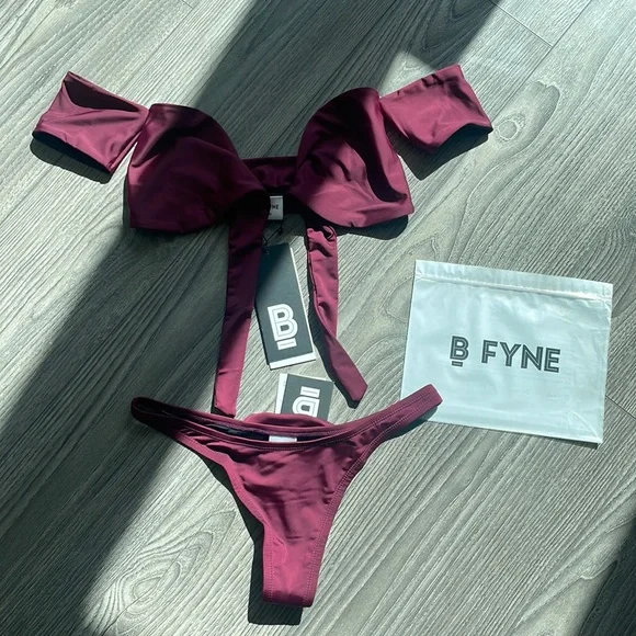 Swim suit - Picture 1 of 8